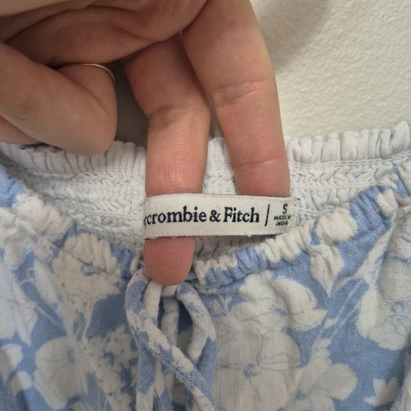 Abercrombie & Fitch Blue White Floral Linen Puff Sleeve Crop Blouse – Size S - Picture 2 of 4